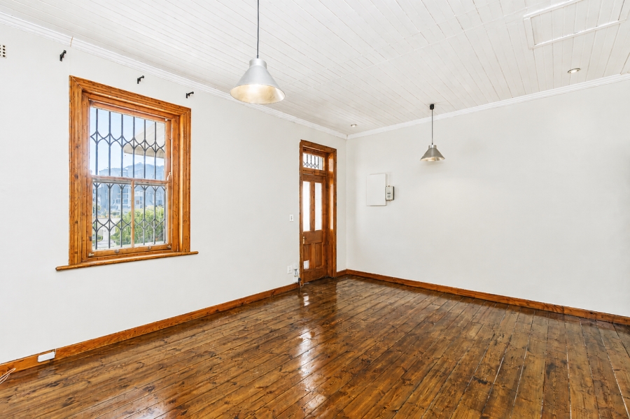 To Let 2 Bedroom Property for Rent in Green Point Western Cape